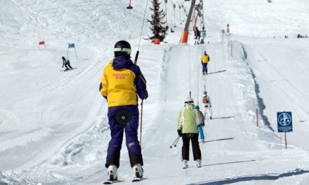 Nauka jazdy na nartach w szkółce narciarskiej Koch